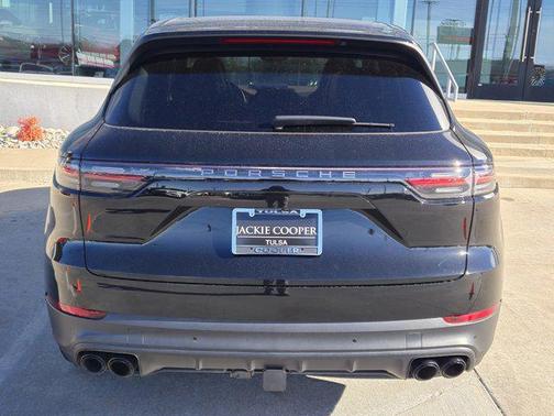 2023 Porsche Cayenne Platinum Edition