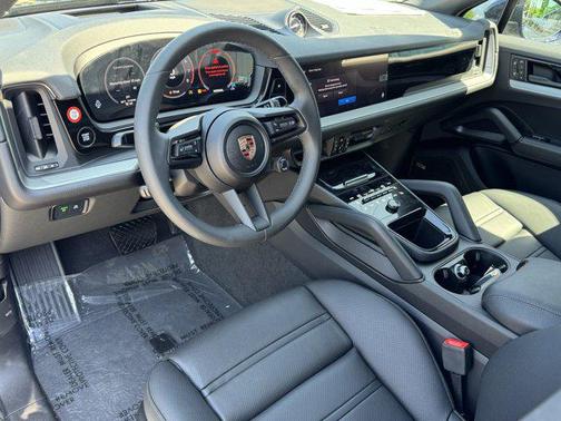 2025 Porsche Cayenne Coupe AWD