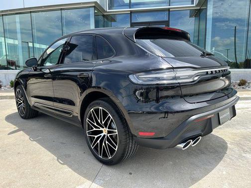 2025 Porsche Macan AWD