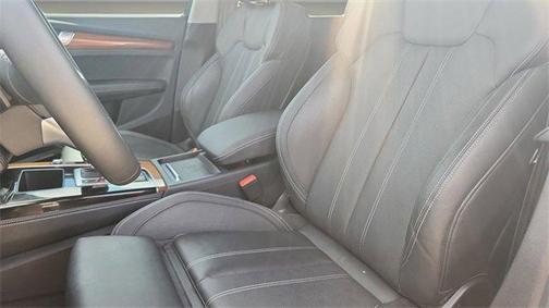 2023 Audi Q5 45 S line Prestige