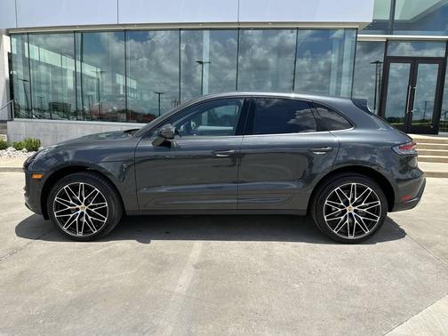 2025 Porsche Macan 