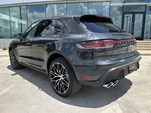 2025 Porsche Macan 