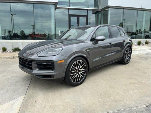 2025 Porsche Cayenne S