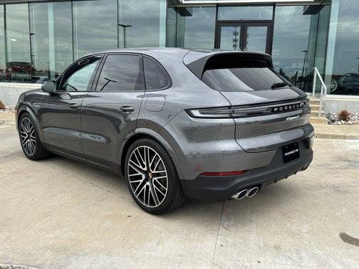 2025 Porsche Cayenne S