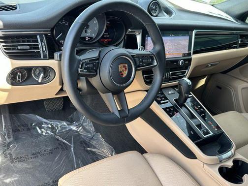 2022 Porsche Macan S