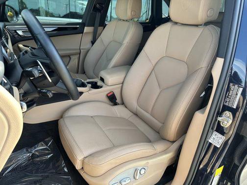 2022 Porsche Macan S