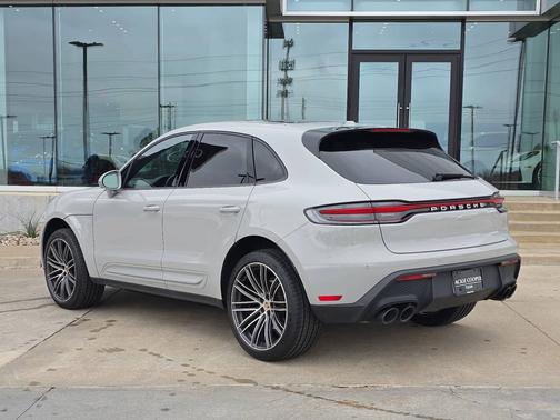 2025 Porsche Macan 