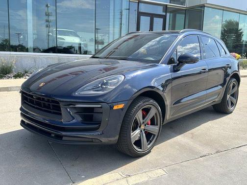 2022 Porsche Macan 