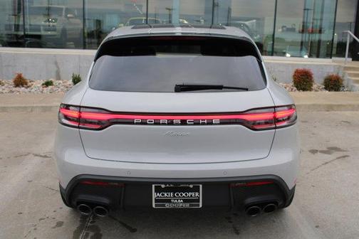 2025 Porsche Macan 