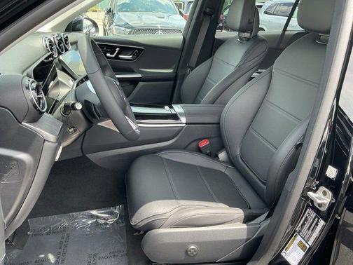 2025 Mercedes-Benz GLC 350e Base