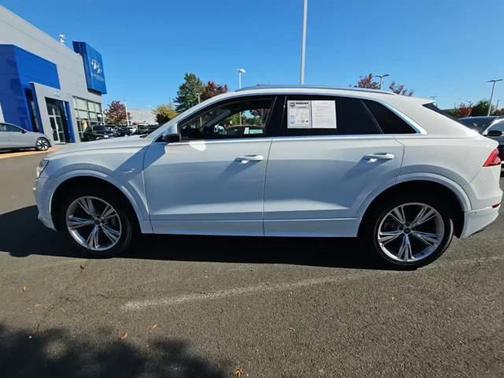 2022 Audi Q8 55 Premium