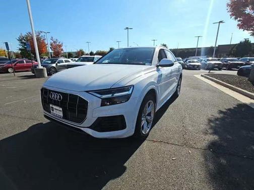 2022 Audi Q8 55 Premium