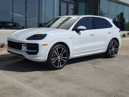 2025 Porsche Cayenne 