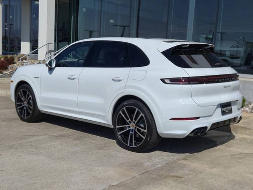 2025 Porsche Cayenne 