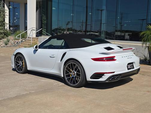Carrara White Metallic 2019 Porsche 911