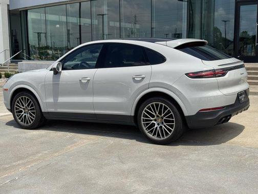 2023 Porsche Cayenne Platinum Edition