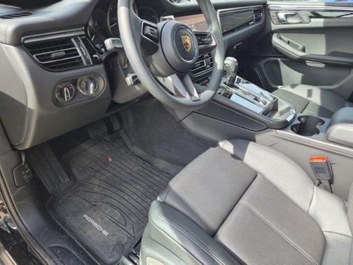 2024 Porsche Macan 