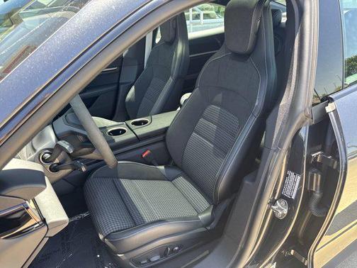 2025 Porsche Taycan 4S