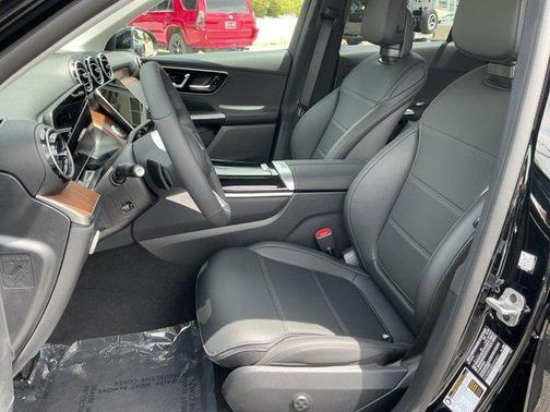 2025 Mercedes-Benz GLC 350e Base