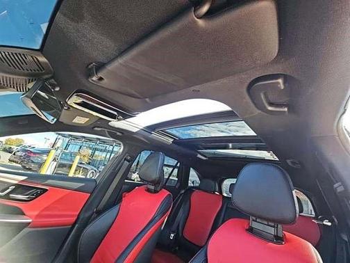 2025 Mercedes-Benz GLC 300 