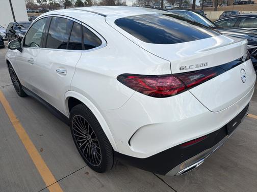 2024 Mercedes-Benz GLC 300 