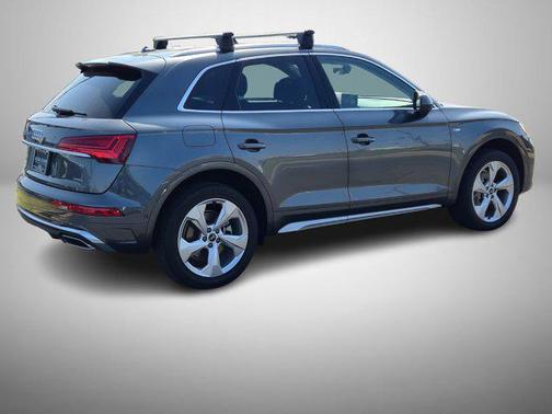 2022 Audi Q5 45 S line Prestige