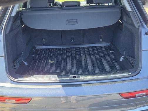2022 Audi Q5 45 S line Prestige