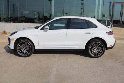 2025 Porsche Macan Base