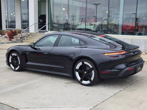 Jet Black Metallic 2025 Porsche Taycan