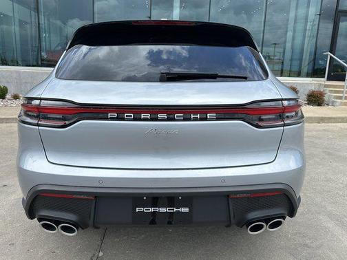 2025 Porsche Macan AWD