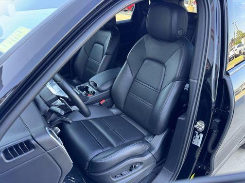 2022 Porsche Cayenne E-Hybrid S