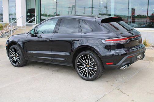 2025 Porsche Macan Base