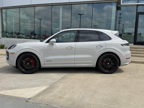 2026 Porsche Cayenne GTS