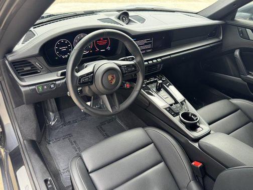 2025 Porsche 911 Carrera