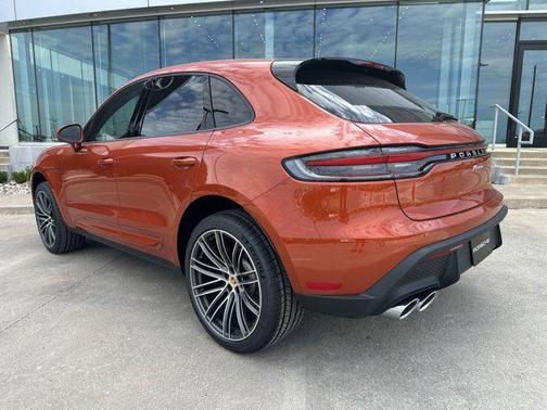 2025 Porsche Macan AWD