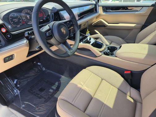 2025 Porsche Cayenne AWD