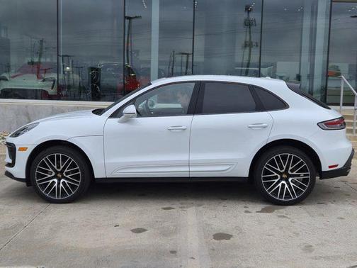 2024 Porsche Macan Base