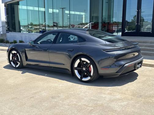 2025 Porsche Taycan 