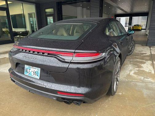 2023 Porsche Panamera 4 Platinum Edition