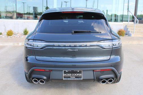 2025 Porsche Macan Base