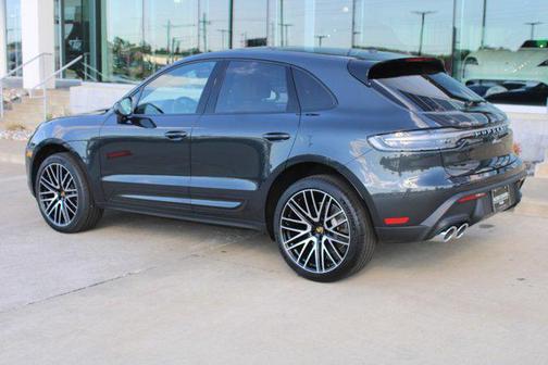 2025 Porsche Macan Base