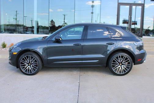 2025 Porsche Macan Base