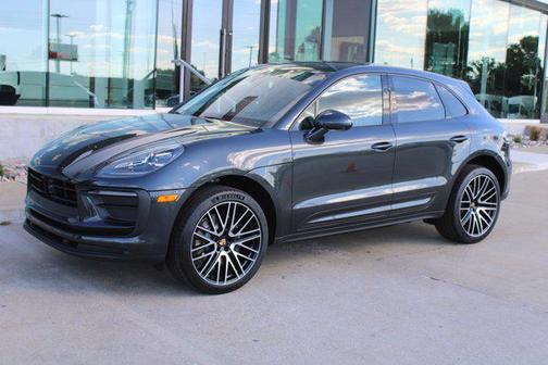 2025 Porsche Macan Base