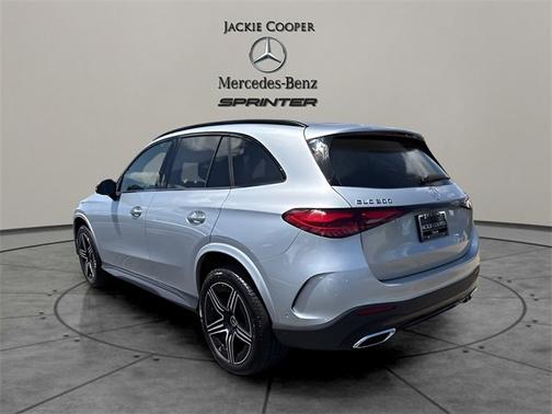 2025 Mercedes-Benz GLC 300 