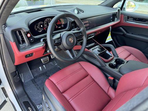 2026 Porsche Cayenne GTS