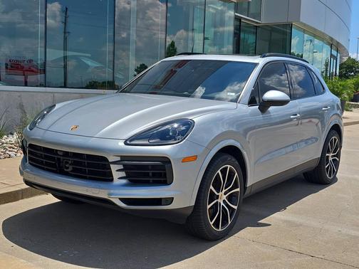 Dolomite Silver Metallic 2023 Porsche Cayenne
