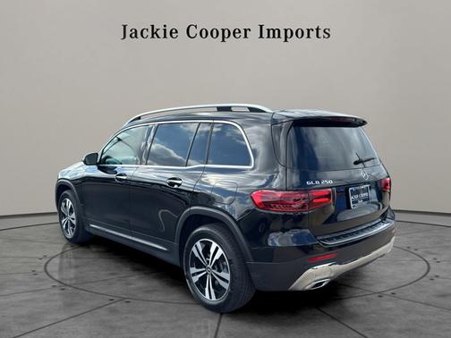 2025 Mercedes-Benz GLB 250 