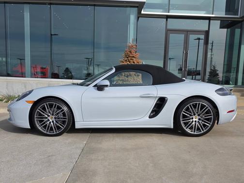 2025 Porsche 718 Boxster 