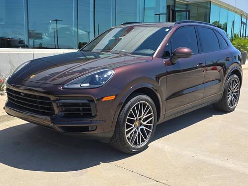Mahogany Metallic 2023 Porsche Cayenne