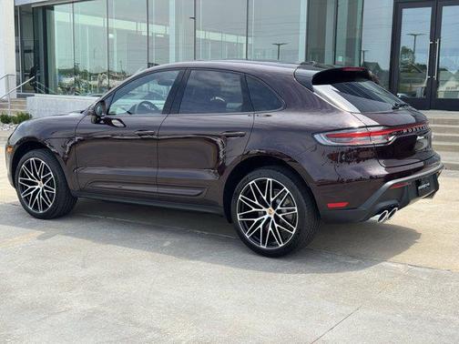 2025 Porsche Macan AWD